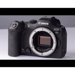 Canon EOS R7 + 18-45mm STM Kit