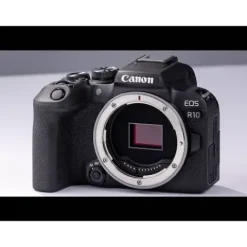 Canon EOS R10 + 18-45mm STM Kit