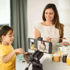 Gizomos G100 Tripod - Includes Phone holder & Case