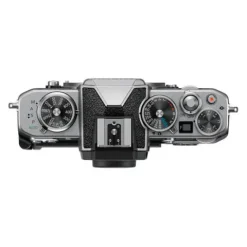 Nikon Z fc + 28mm f2.8 Kit - Silver/Black