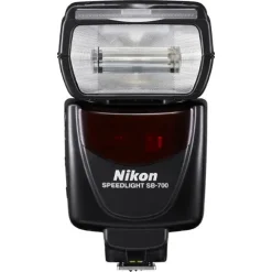 Nikon Z 40mm F2 Lens + SB700 Flash Portrait Kit