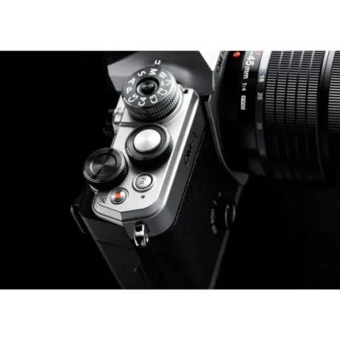 OM System OM-3 + OM 17mm f1.8 II Kit