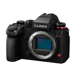 Panasonic Lumix S1RMKII + 24-105mm Kit